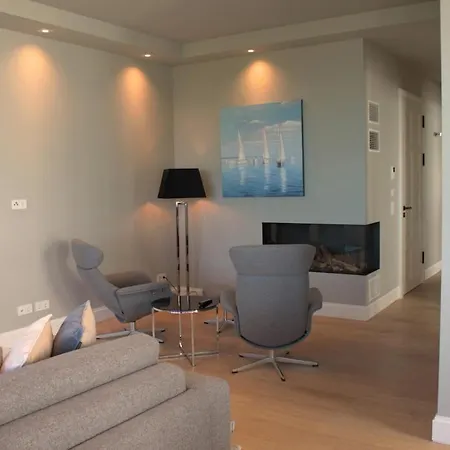 Bluepearl, Charlotte *