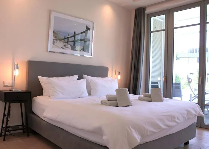 Bluepearl, Charlotte *