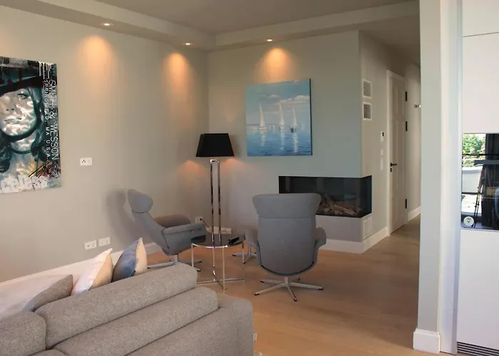 Bluepearl, Charlotte *